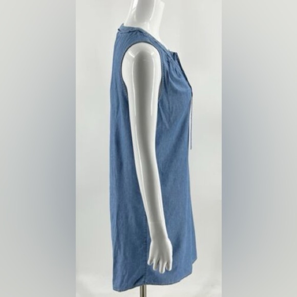 Old Navy Blue Chambray Sleeveless V-Neck Dress - Picture 3 of 8